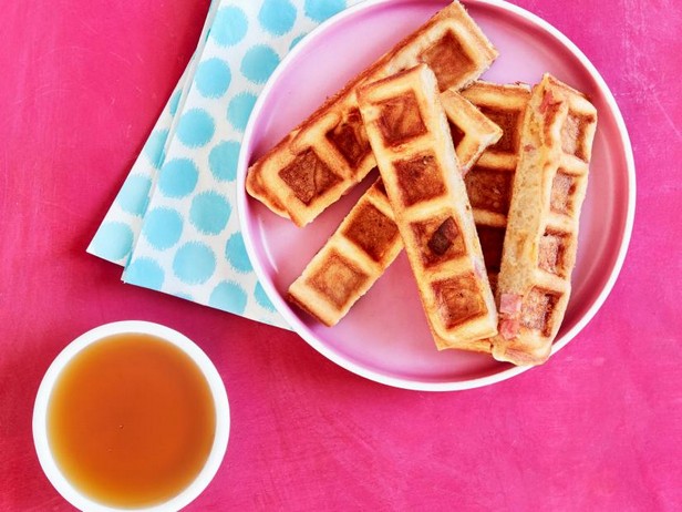 Come preparare i waffle al prosciutto e formaggio