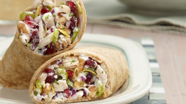Zitronen-Thymian-Hähnchensalat-Wraps