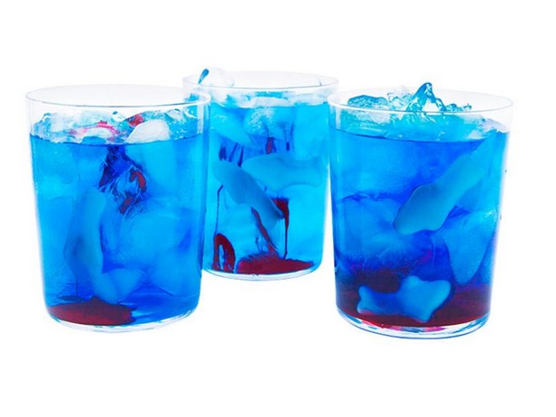 So bereiten Sie den Shark Attack Cocktail zu