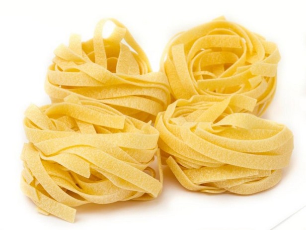 Uzun, düz makarna: fettuccine, linguine, tagliatelle ve pappardelle