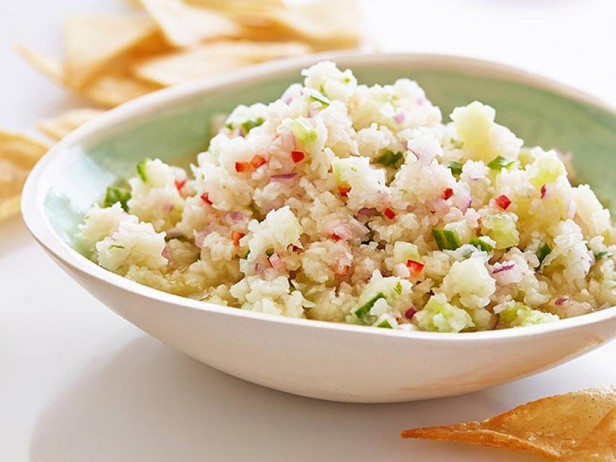Wie man Gurken- und Jicama-Gimlet-Salsa zubereitet