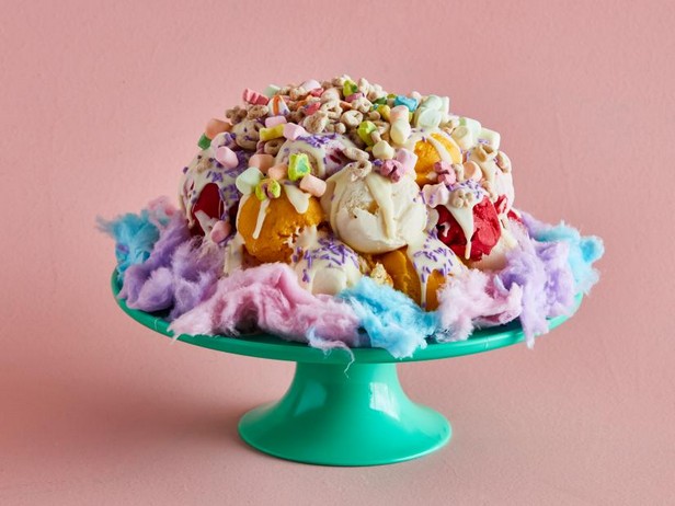 Wie man eine Einhorn-Eiscremetorte macht