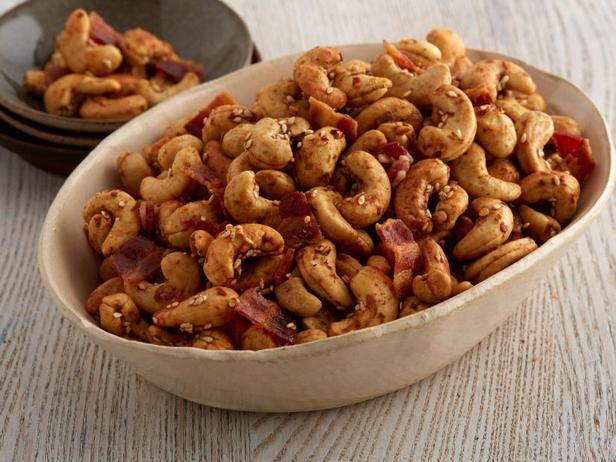 Come preparare - Anacardi in stile asiatico con pancetta e sesamo