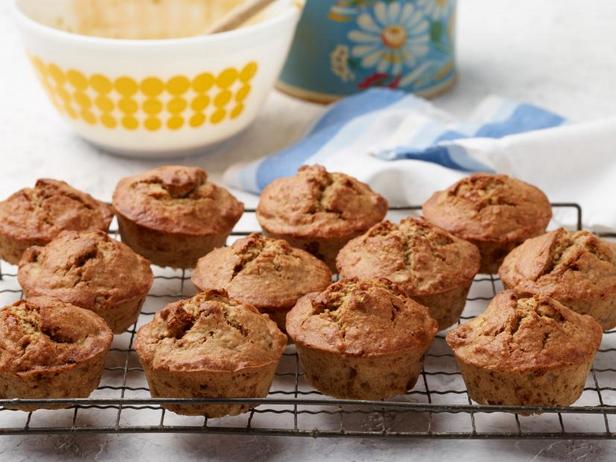 Wie man Bananen-Walnuss-Muffins zubereitet