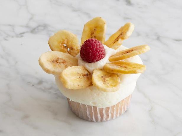 Wie man Bananenchip-Cupcakes zubereitet