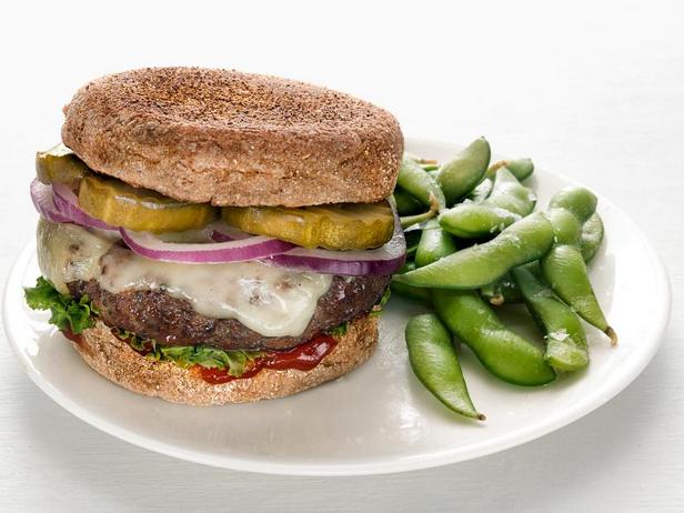 Dana Etli ve Mantarlı Burger Nasıl Yapılır?