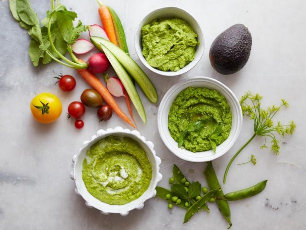 Wie man einen Avocado-Erbsen-Dip zubereitet