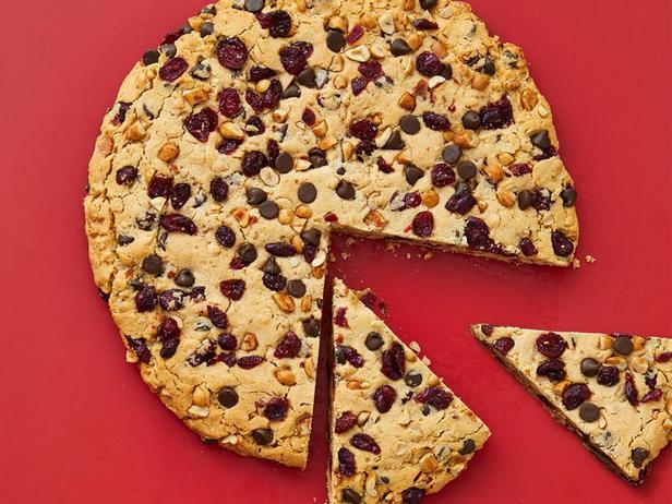 Rezept für riesige Haferflocken-Schokoladenkekse mit Cranberries und Erdnüssen