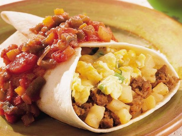 Wie man einen Chorizo-Frühstücksburrito zubereitet