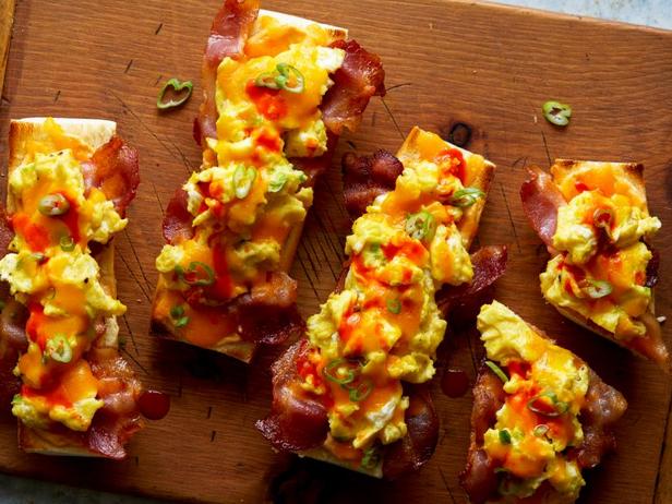 So macht man Pizza auf Baguette zum Frühstück