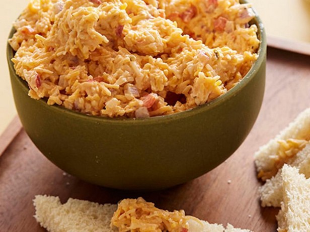 Rezept für einen einfachen Käseaufstrich mit Pimiento-Paprika