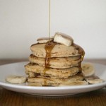 Glutenfreie Bananen-Walnuss-Pfannkuchen