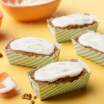 Kinder können Morning Glow Cupcakes backen
