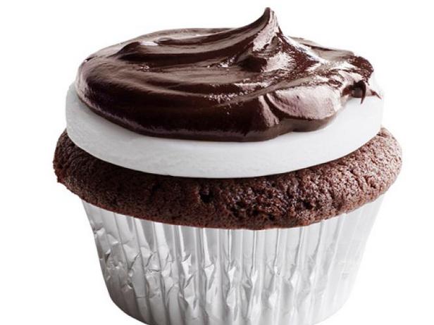Rezept für Schokoladen-Minz-Fudge-Cupcakes
