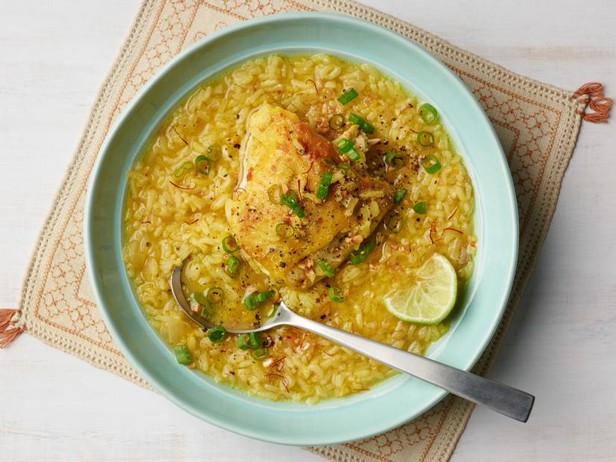 Wie man Arroz Caldo zubereitet