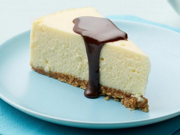 So bereiten Sie Mascarpone-Käsekuchen auf Mandelboden zu