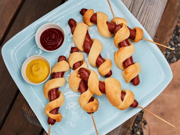 Wie man gegrillte Spiralwürstchen zubereitet