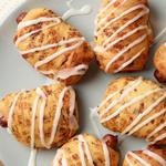 Würstchen in Zimtschnecken zum Frühstück