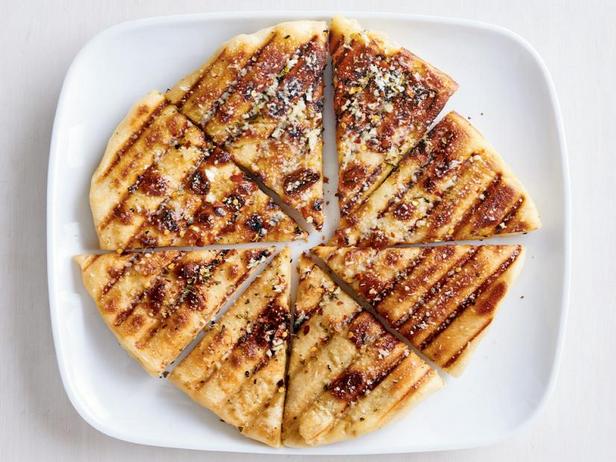 Zubereitung - Gegrilltes Knoblauchfladenbrot