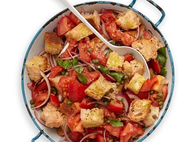 Wie man Panzanella zubereitet