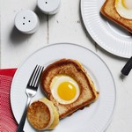 Heiße Toad-in-the-Hole-Käse-Sandwiches
