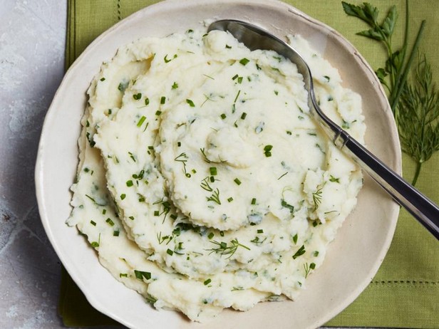 Wie man Kartoffelpüree mit Kräutern zubereitet