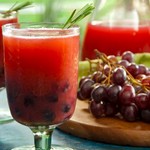 مشروب فوار بنكهة العنب مع الفودكا