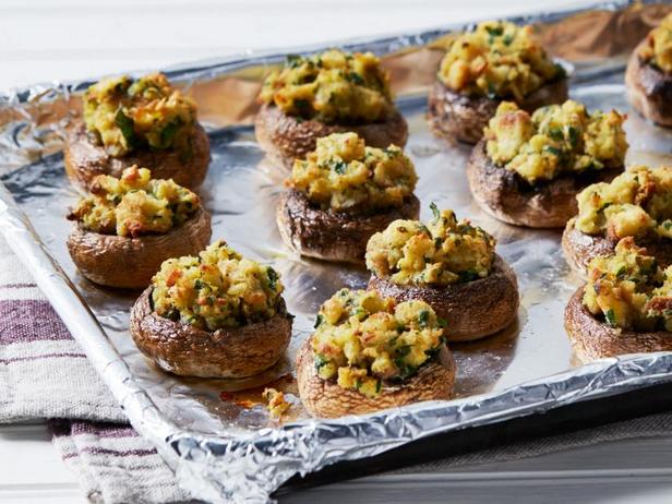 Come preparare i funghi ripieni di pane