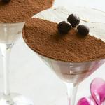 تيراميسو القهوة في أكواب مارتيني