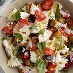 Farfalle mit Auberginen in Joghurtsauce