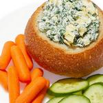 Dipsauce in kleinen Brotschalen