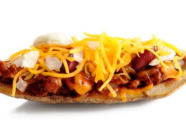 Wie man Cincinnati Chili Kartoffelschalen zubereitet
