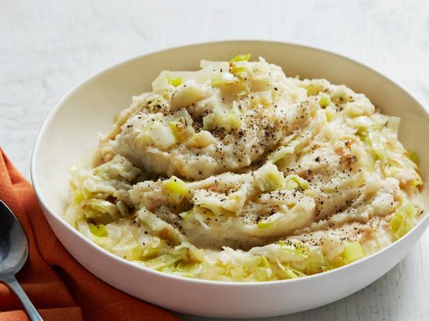 Zubereitung - Kartoffelpüree mit geröstetem Knoblauch und pochiertem Lauch