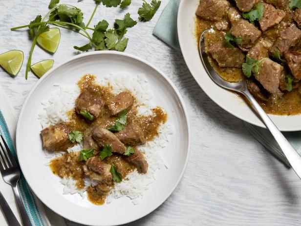 Zubereitung - Geschmortes Schweinefleisch in grüner Knoblauchsalsa