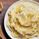 Kartoffelpüree mit Steckrübe und geröstetem Knoblauch