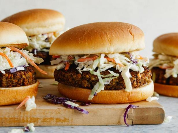 Yavaş Pişiriciyle Mercimek Burger Nasıl Yapılır?