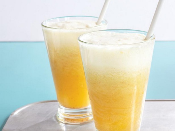 Zubereitung – Erfrischender Orangen-Apfel-Cocktail