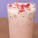 Rosa Getränk (Keto-Diät)