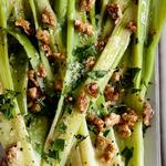 Lauch in Walnuss-Vinaigrette