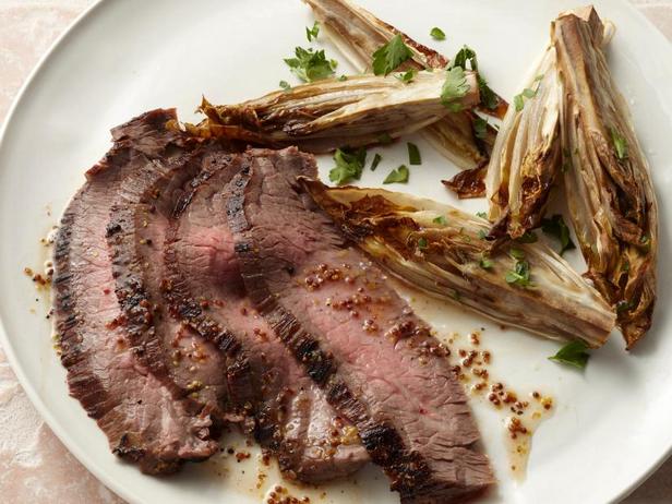 Come preparare - Bistecca grigliata glassata all'acero con indivia
