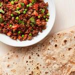 كيما مع خبز تشاباتي محلي الصنع