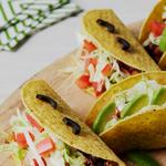 Krokodil-Tacos mit Rindfleisch und schwarzen Bohnen