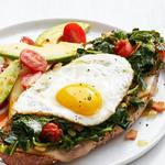 Sandwiches mit Grünkohl und Spiegeleiern
