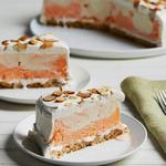 Eistorte mit Orangensorbet, Zuckerkeksen und Zitronenschlagsahne