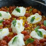 Warmer Tomatendip mit Ricotta und Mais