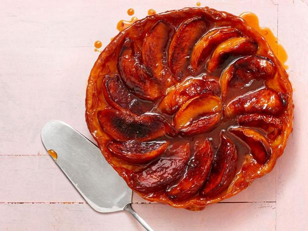 Wie man eine Pfirsich-Tarte Tatin zubereitet