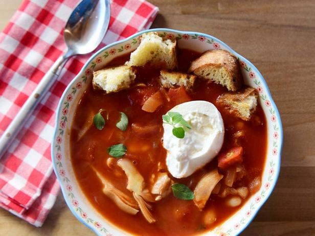 Wie man toskanische Hühnersuppe zubereitet