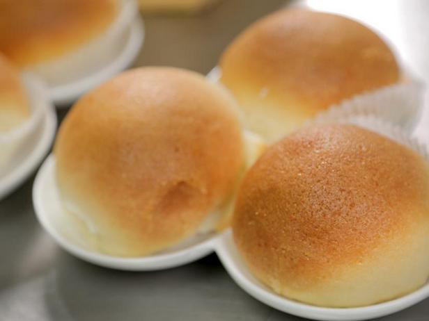 So macht man Cha Siu Bao: Im Ofen gebackene Schweinefleischbrötchen