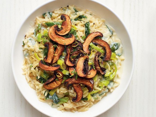 Orzo-Nudeln mit Pilzen