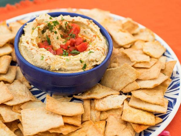 Wie man geräucherten Hummus zubereitet